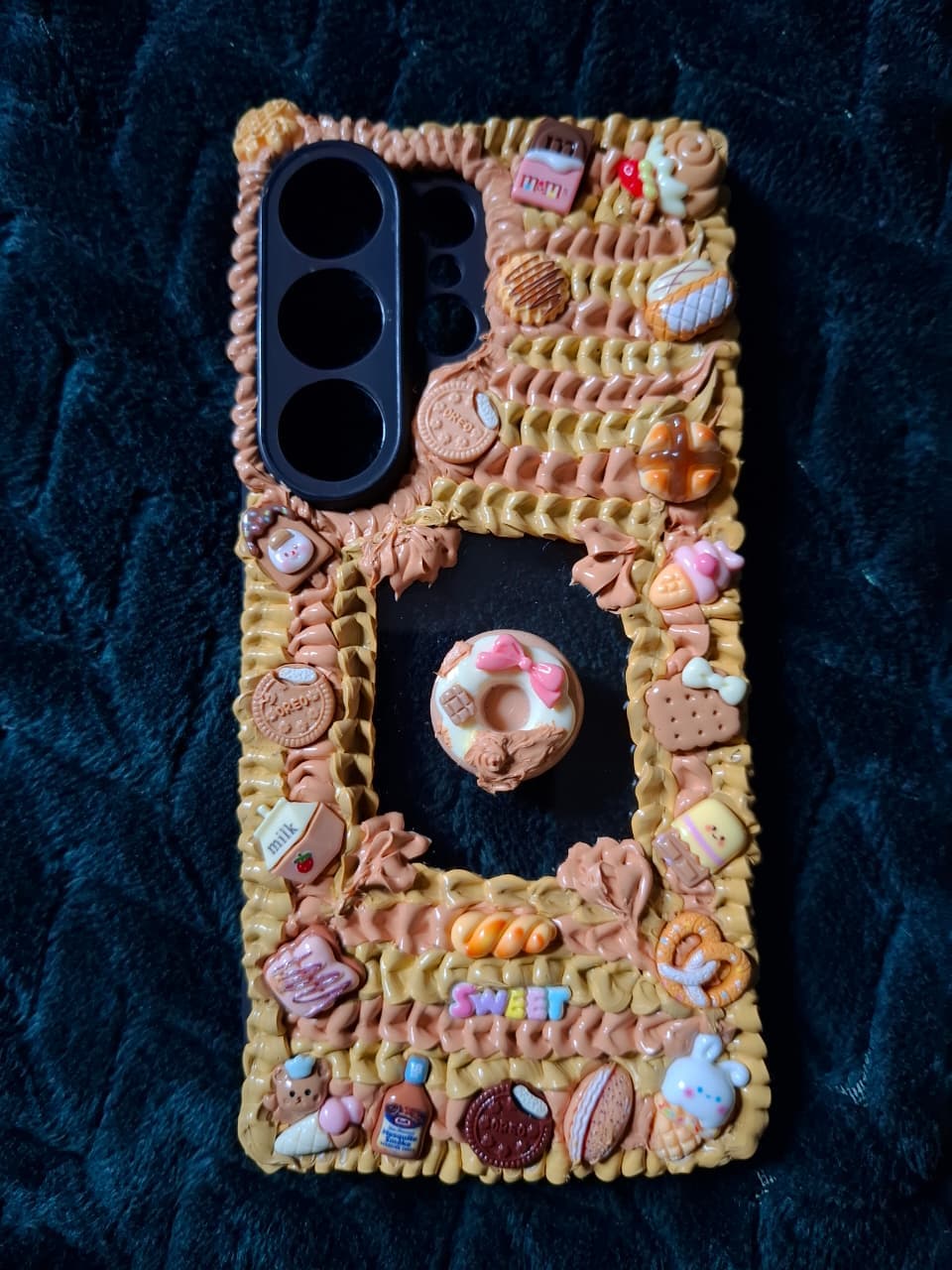 Cookies and cream themed decoden phone case